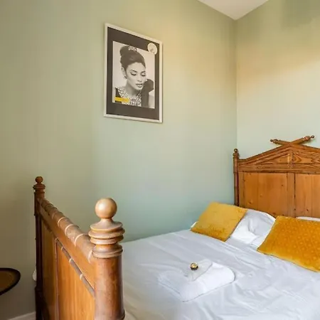 Marie Emeraude Paris Orly Jacuzzi Villa *