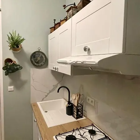 Marie Emeraude Paris Orly Jacuzzi *