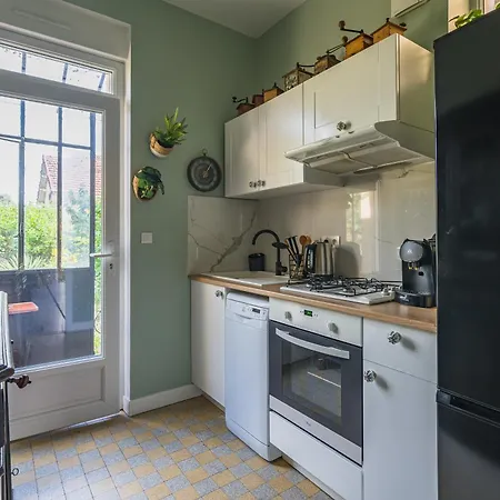 Marie Emeraude Paris Orly Jacuzzi Villa